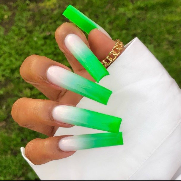 Awesome Green Ombre Fingernails For Women