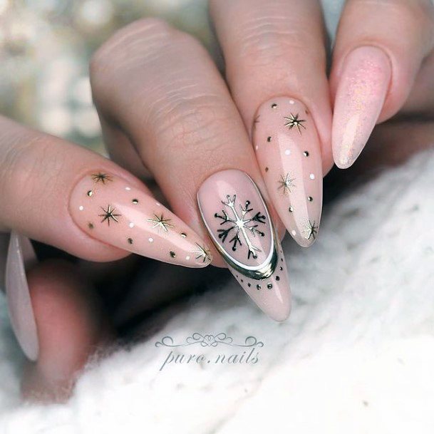 Awesome Holiday Fingernails For Women