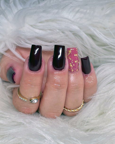 Awesome Maroon And Pink Fingernails For Women