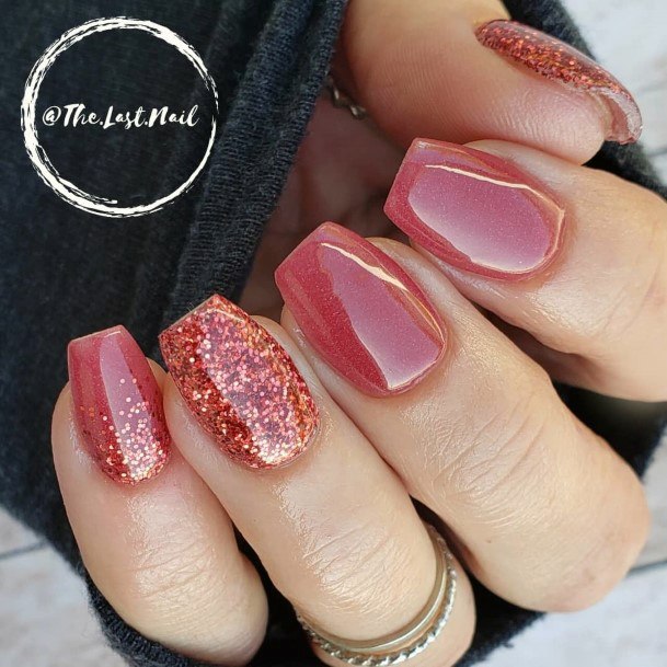 Awesome Maroon Glitter Fingernails For Women