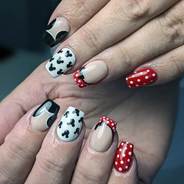 Awesome Mickey Mouse Fingernails For Women