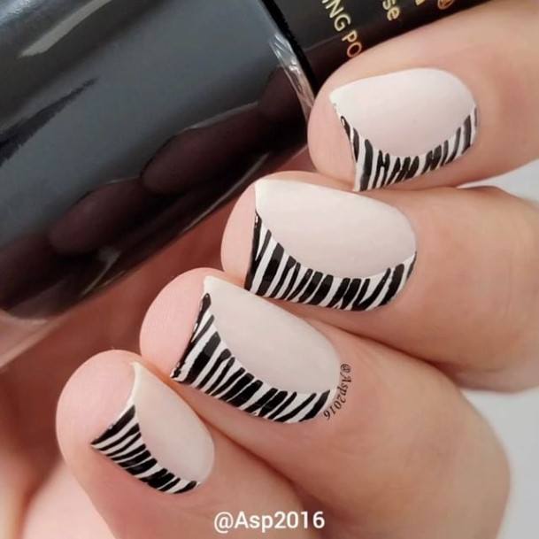 Awesome Monochrome Fingernails For Women