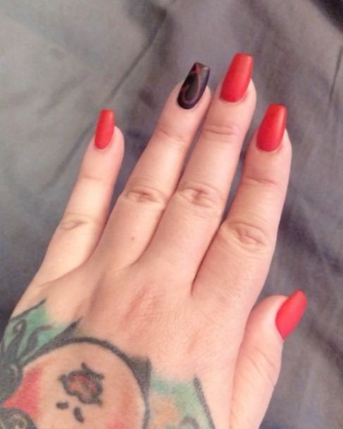 Awesome Red And Black Matte Fingernails For Women