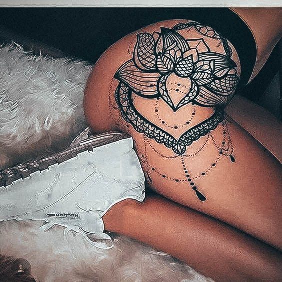 Awesome Sexy Tattoos For Women