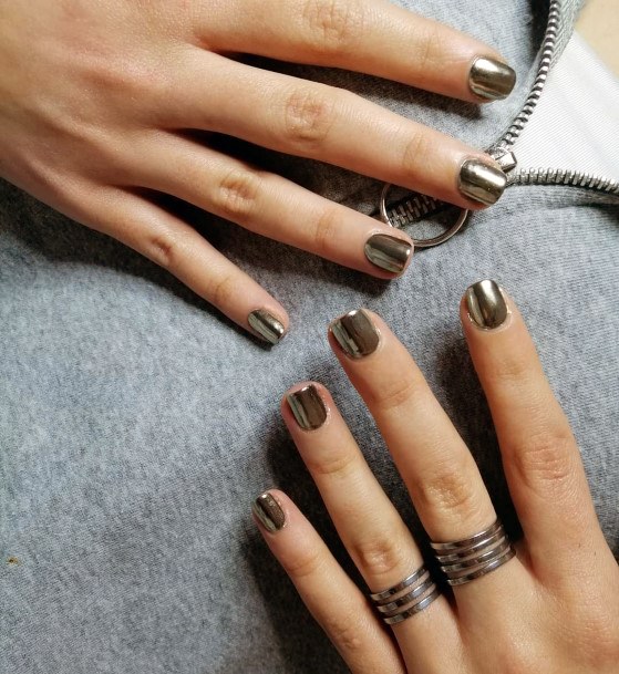 Awesome Short Mirror Nail Ideas For Girls