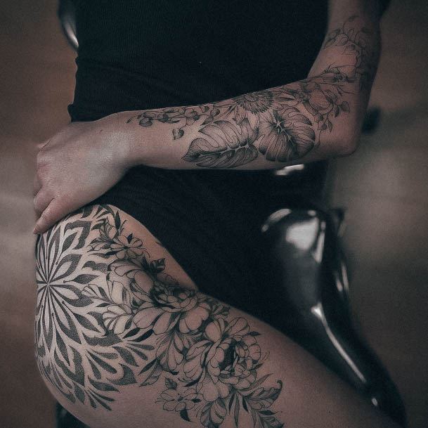 Awesome Side Tattoos For Women