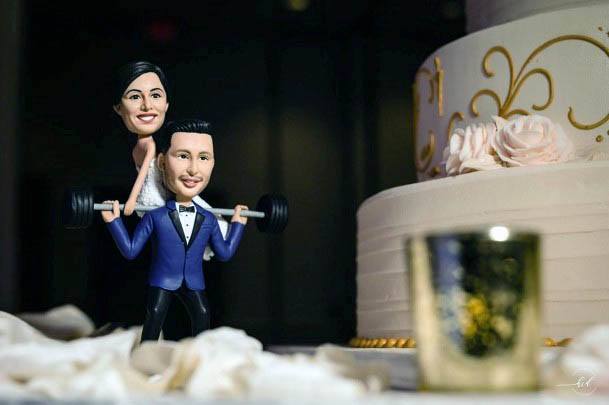 Awesome Wedding Groom Bride Weight Lift Cute Cake Topper Ideas