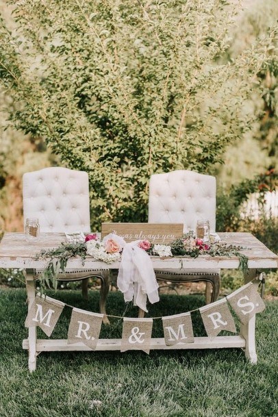 Backyard Rustic Wedding Table Decoration Ideas