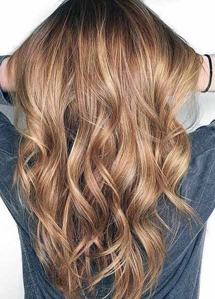 Balmy Golden Balayage Hairstyle For Women