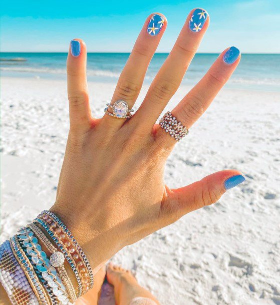 Beach Blue Daisy Nail Design Ideas