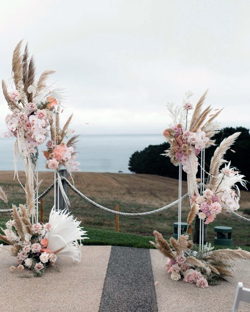 Beauitful Beachy Wedding Ceremony Decorations