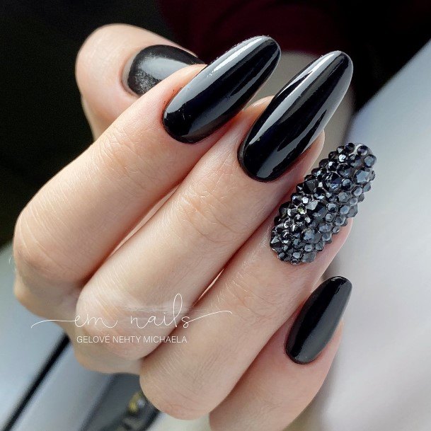 Beauteous Girls Black With Rhinestones Nails