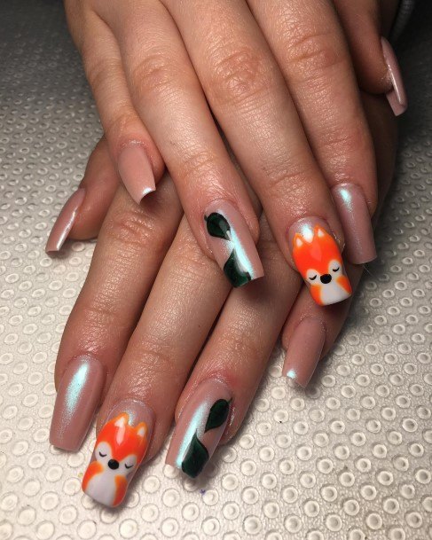 Beauteous Girls Fox Nails