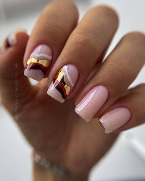 Beauteous Girls Gold Nails