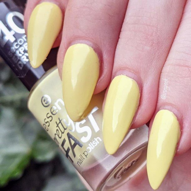 Beauteous Girls Light Yellow Nails