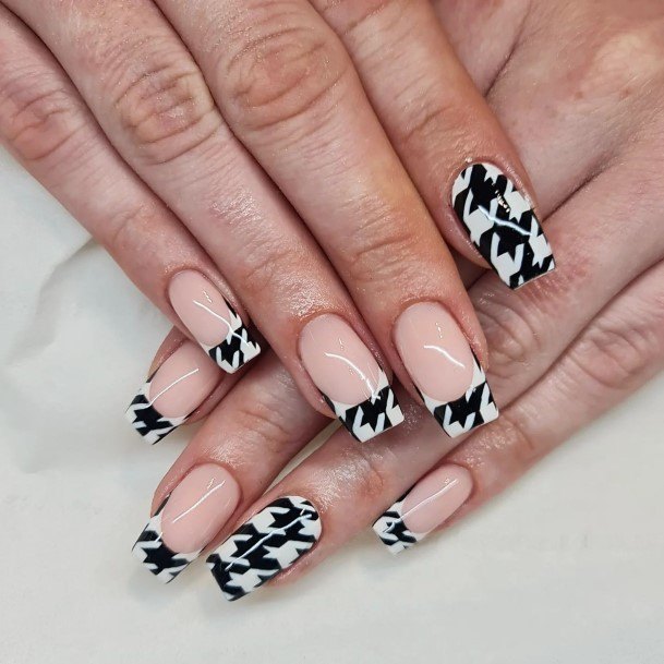 Beauteous Girls Monochrome Nails