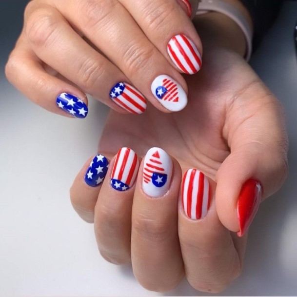 Beauteous Girls Red And Blue Nails