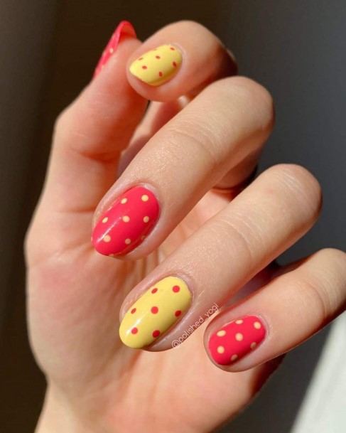 Beauteous Girls Red And Yellow Nails