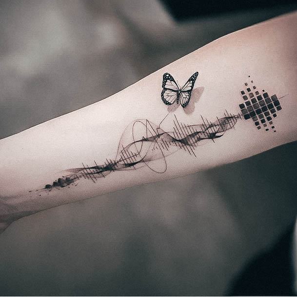 Beauteous Girls Small Butterfly Tattoos