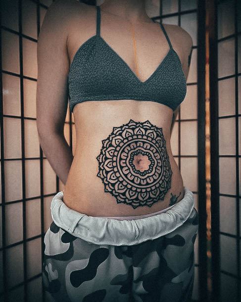 Beauteous Girls Stomach Tattoos