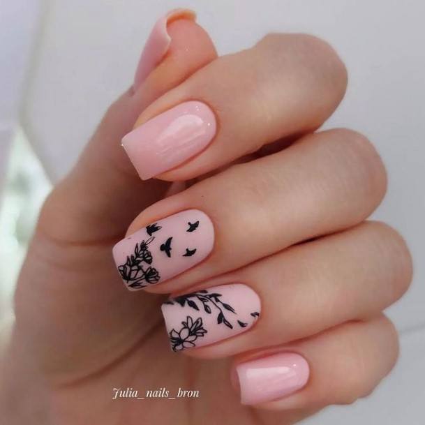 Beauteous Girls Sweet Nails