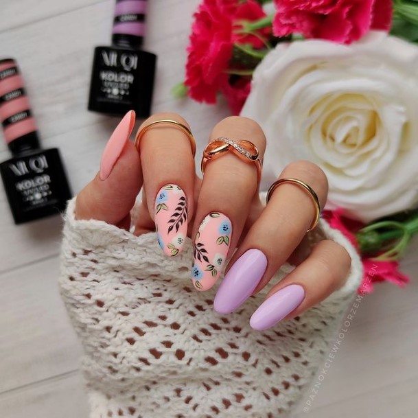 Beauteous Girls Unique Nails