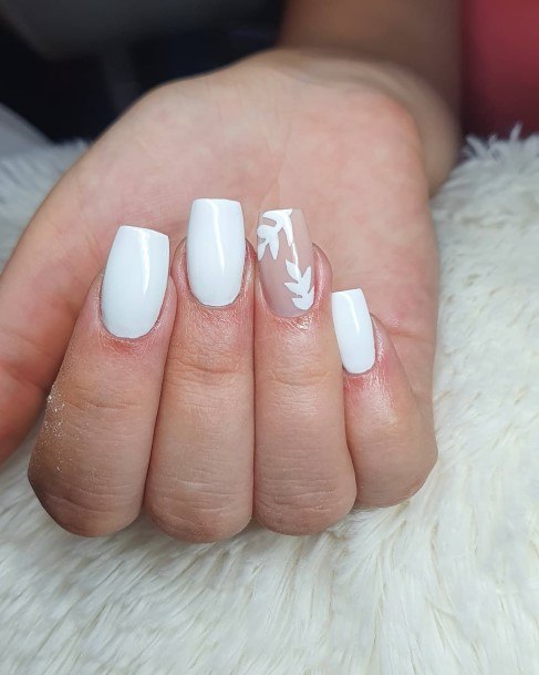 Beauteous Girls White And Nude Nails