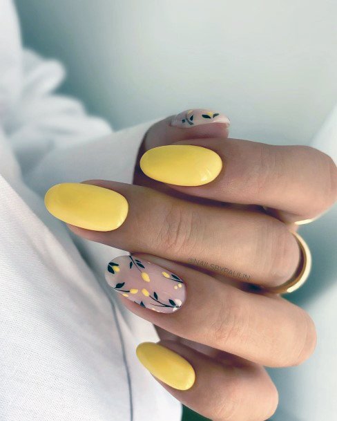 Beauteous Girls Yellow Summer Nails