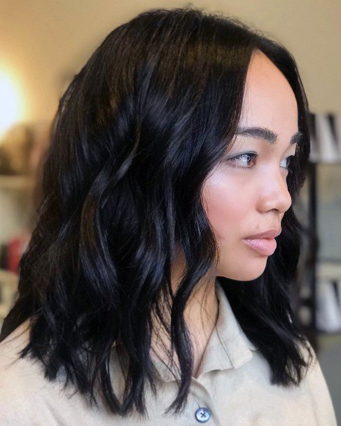 Beautiful Asian Woman With Chunky Textured Waves Mid Length Hair