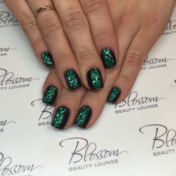 Beautiful Black And Green Nail Design Ideas For Women