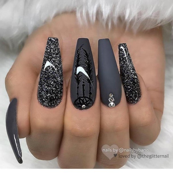 Beautiful Black And Grey Nail Design Ideas For Women