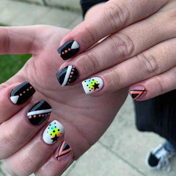 Beautiful Black White And Pink Cool Gel Nail Design For Women