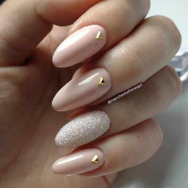 Beautiful Cream Nail Design Ideas For Women