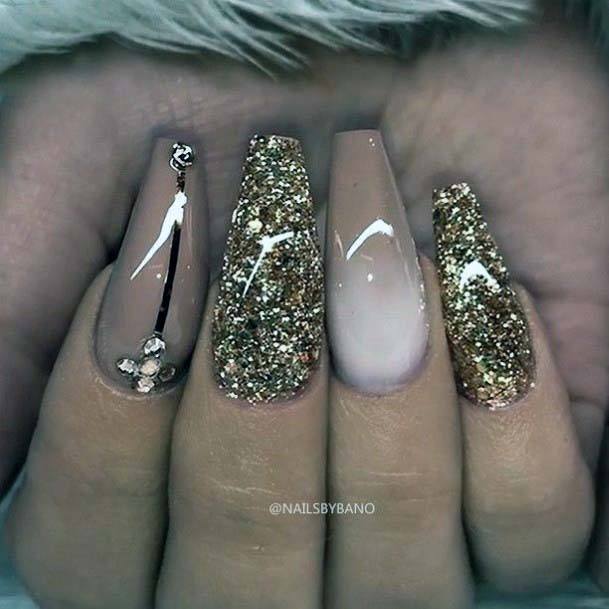 Beautiful Crystal And Rhinestone Decoration On Nails