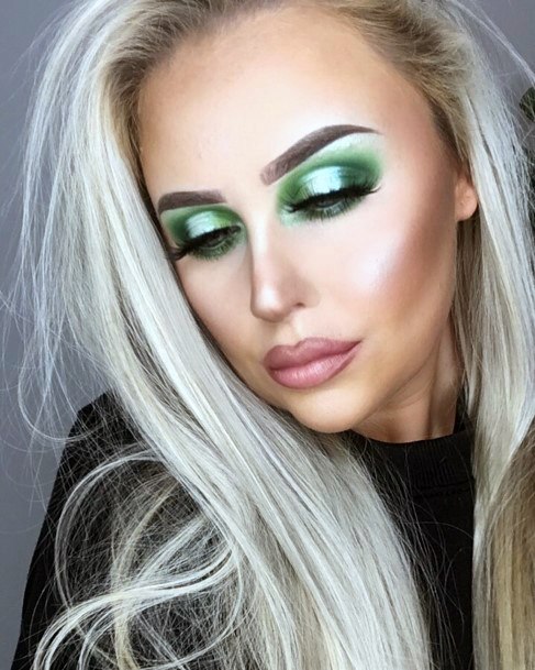 Beautiful Green Eyeshadow Girls