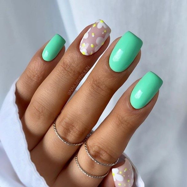 Beautiful Green Nail Design Ideas For Women Silver