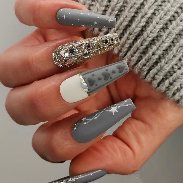 Beautiful Grey And White Nail Design Ideas For Women