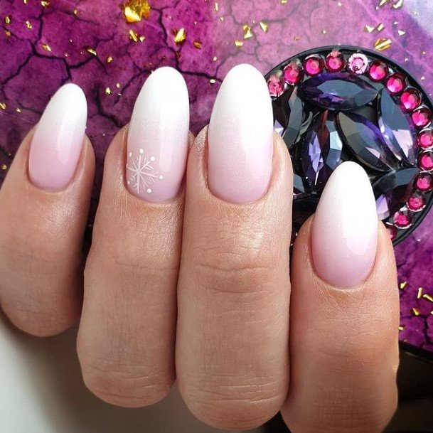 Beautiful Light Nail Design Ideas For Women