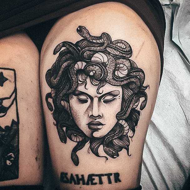 Beautiful Medusa Tattoo Design Ideas For Women Thighs