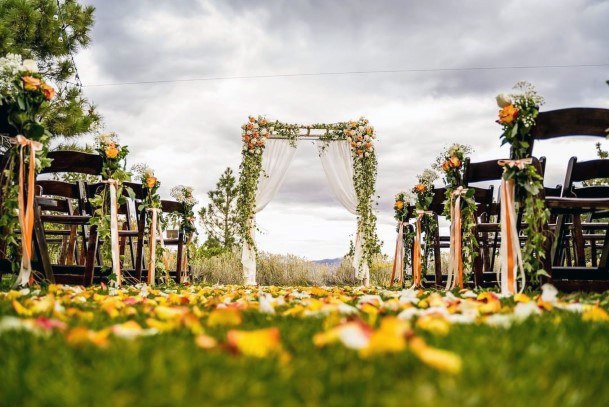 Beautiful October Wedding Yellow Flower Aisle Decoration Ideas