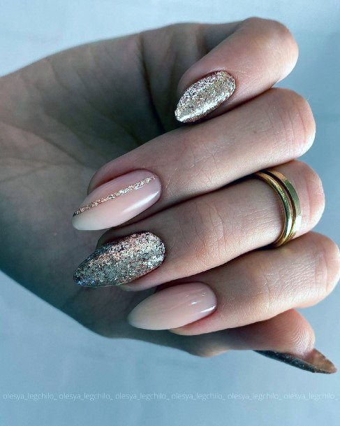 Beautiful Rose Gold Nail Design Ideas For Women