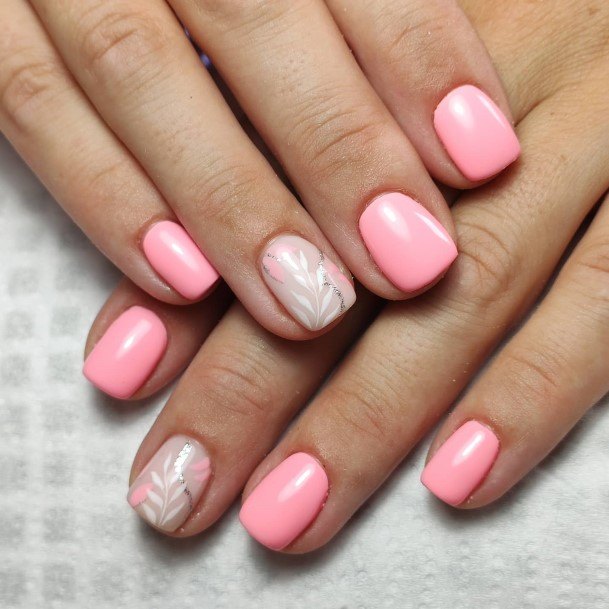 Beautiful Short Pink Nail Design Ideas For Women