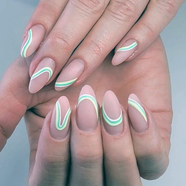 Beautiful Short Summer Nail Design Ideas For Women