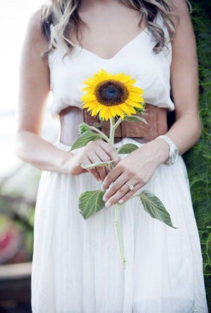 Beautiful Single Sunflower Wedding Bouquet Ideas For Bride