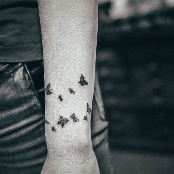 Beautiful Small Wrist Tattoo Design Ideas For Women