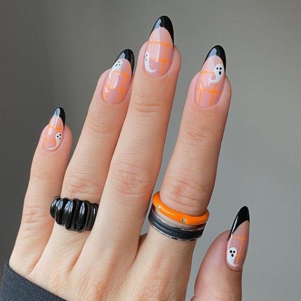 Beautiful Spooky Nail Design Ideas For Women