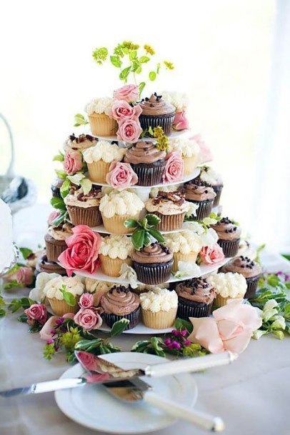 Beautiful Spring Cupcake Design Ideas For Wedding