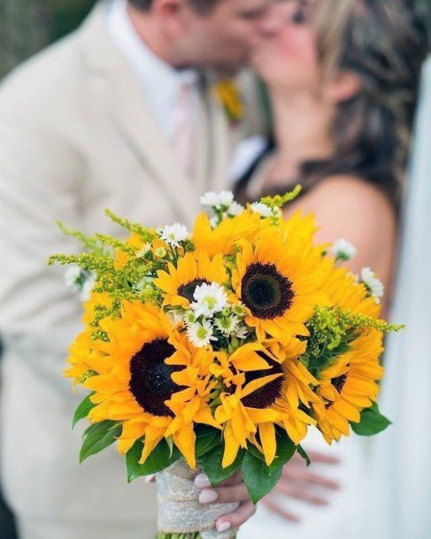 Beautiful Sunflower Bouquet Wedding Ideas For Bride