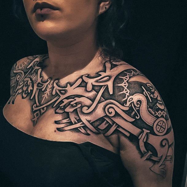 Beautiful Viking Tattoo Design Ideas For Women Shoulders