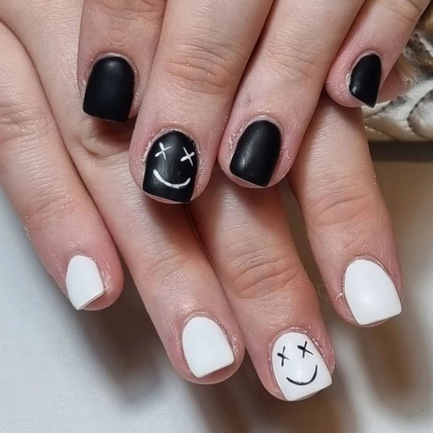 Black And White Nails Feminine Ideas